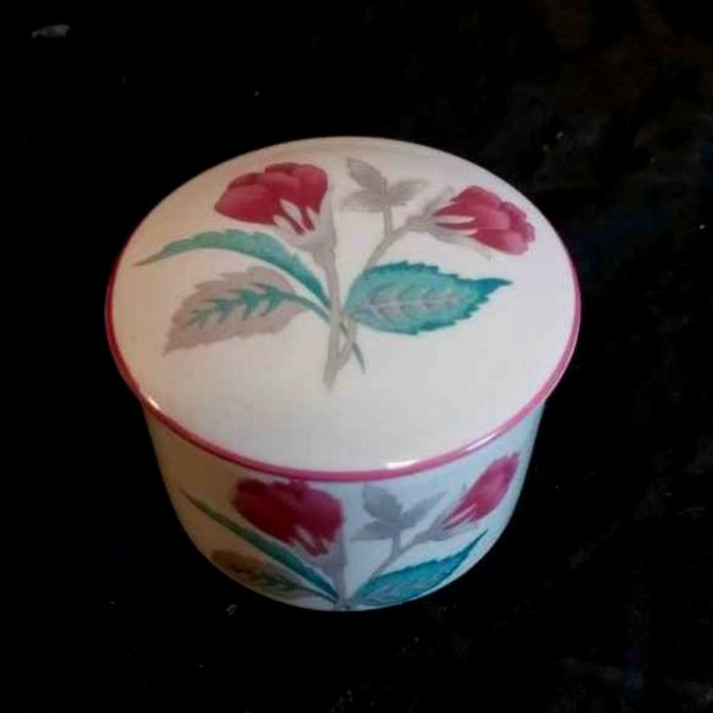 VINTAGE LEART SMALL TRINKET BOX WITH LID WITH PAINTED FLORAL MOTIF